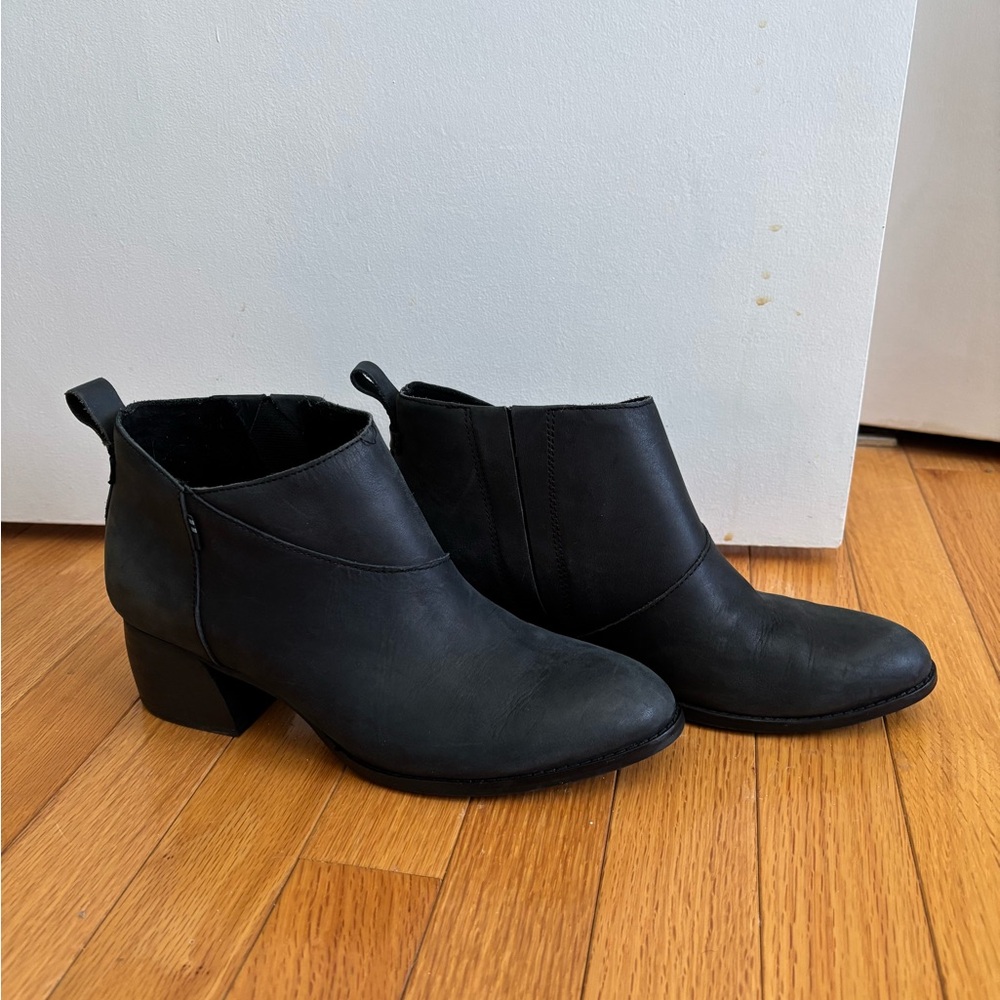 Toms Classic Black Ankle Booties